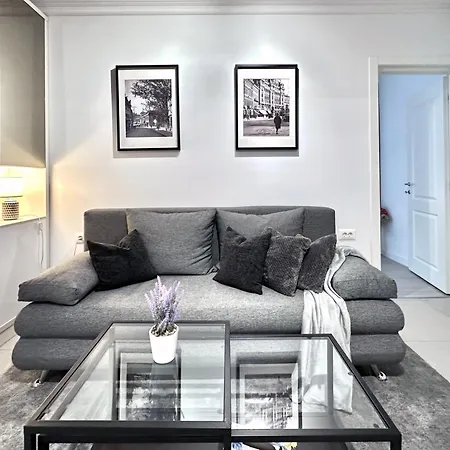 Parliament 1br By Wayfaris Apartment