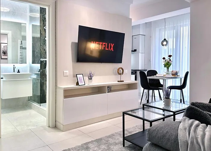 Parliament 1br By Wayfaris *