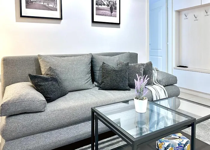 Parliament 1br By Wayfaris Apartment