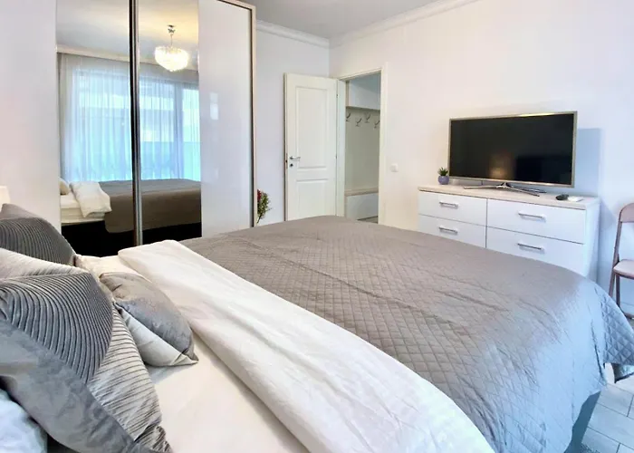Parliament 1br By Wayfaris Apartament *